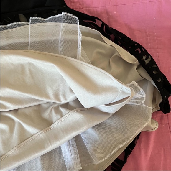 XSCAPE black and cream v-neck dress with mesh tulle skirt - Picture 5 of 5